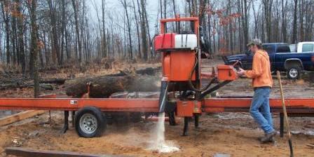 Operating the Wood-mizer saw mill
